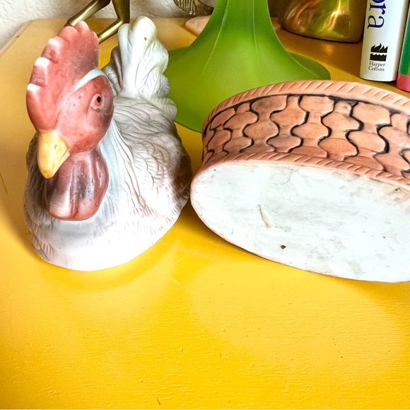Vintage Painted Ceramic Little Hen on Nest Basket Trinkets Coveted Dish - Picture 4 of 5